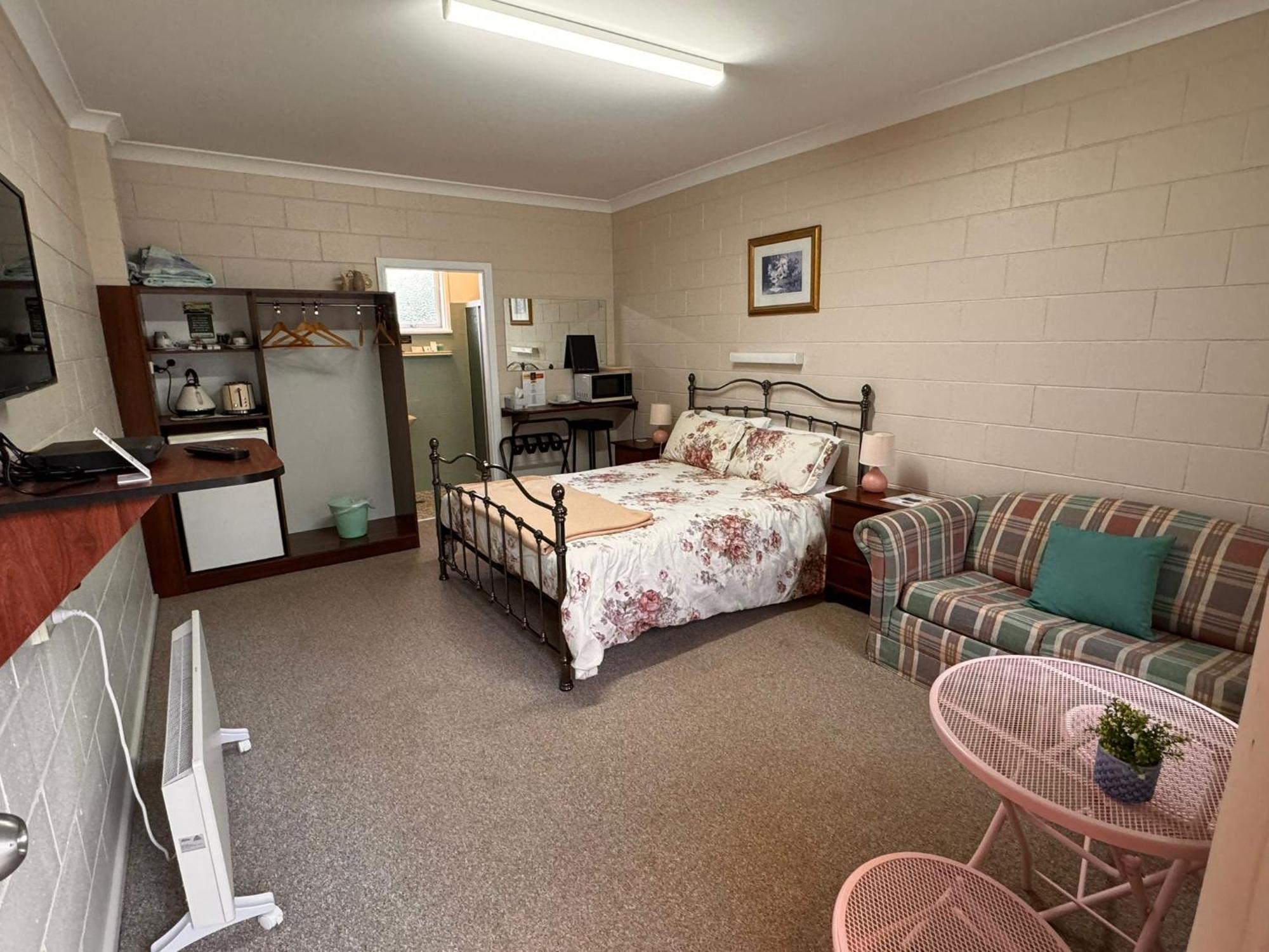 Alpine Country Motel Plus Free Coffee Cooma Exterior foto