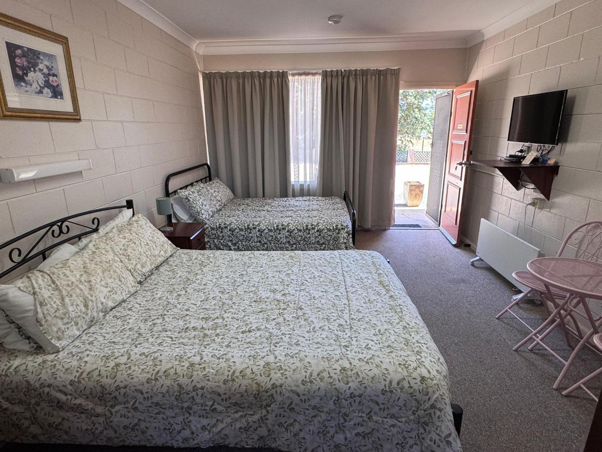 Alpine Country Motel Plus Free Coffee Cooma Exterior foto